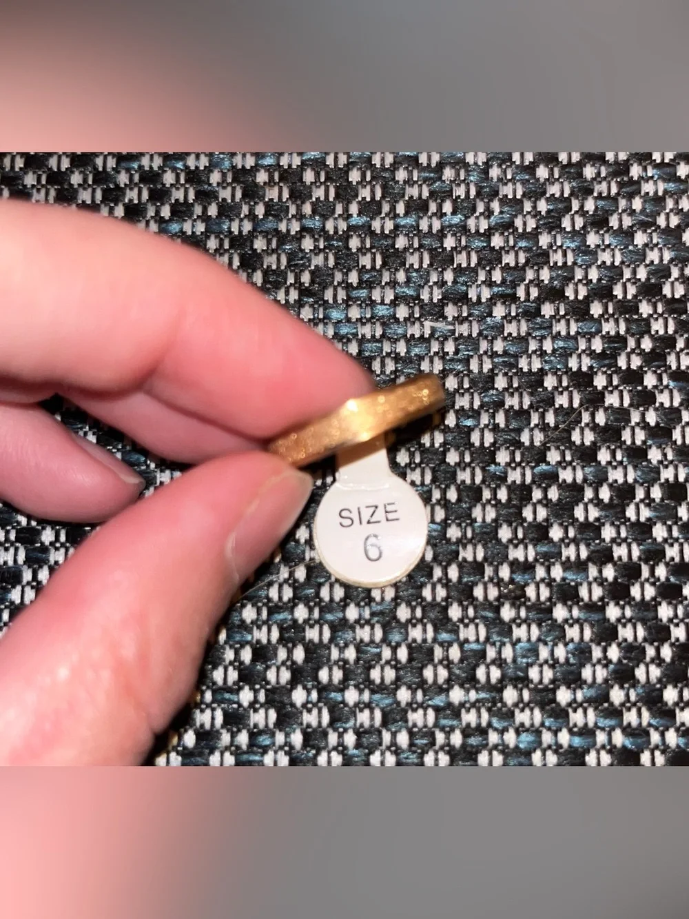 NWT Rose Gold Tone Stardust Band Ring sz 6